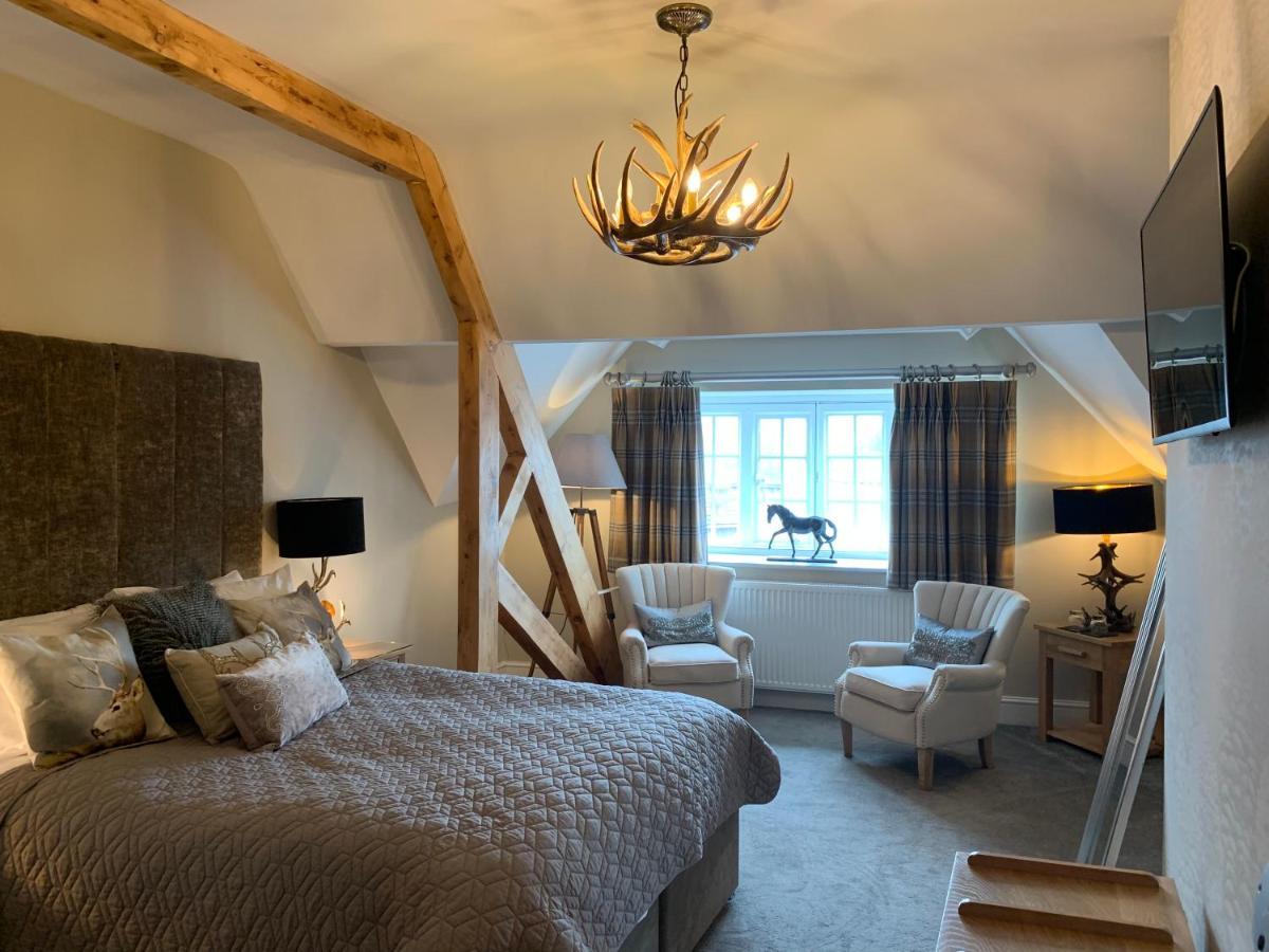The Wheatsheaf Hotel, Sandbach Bagian luar foto